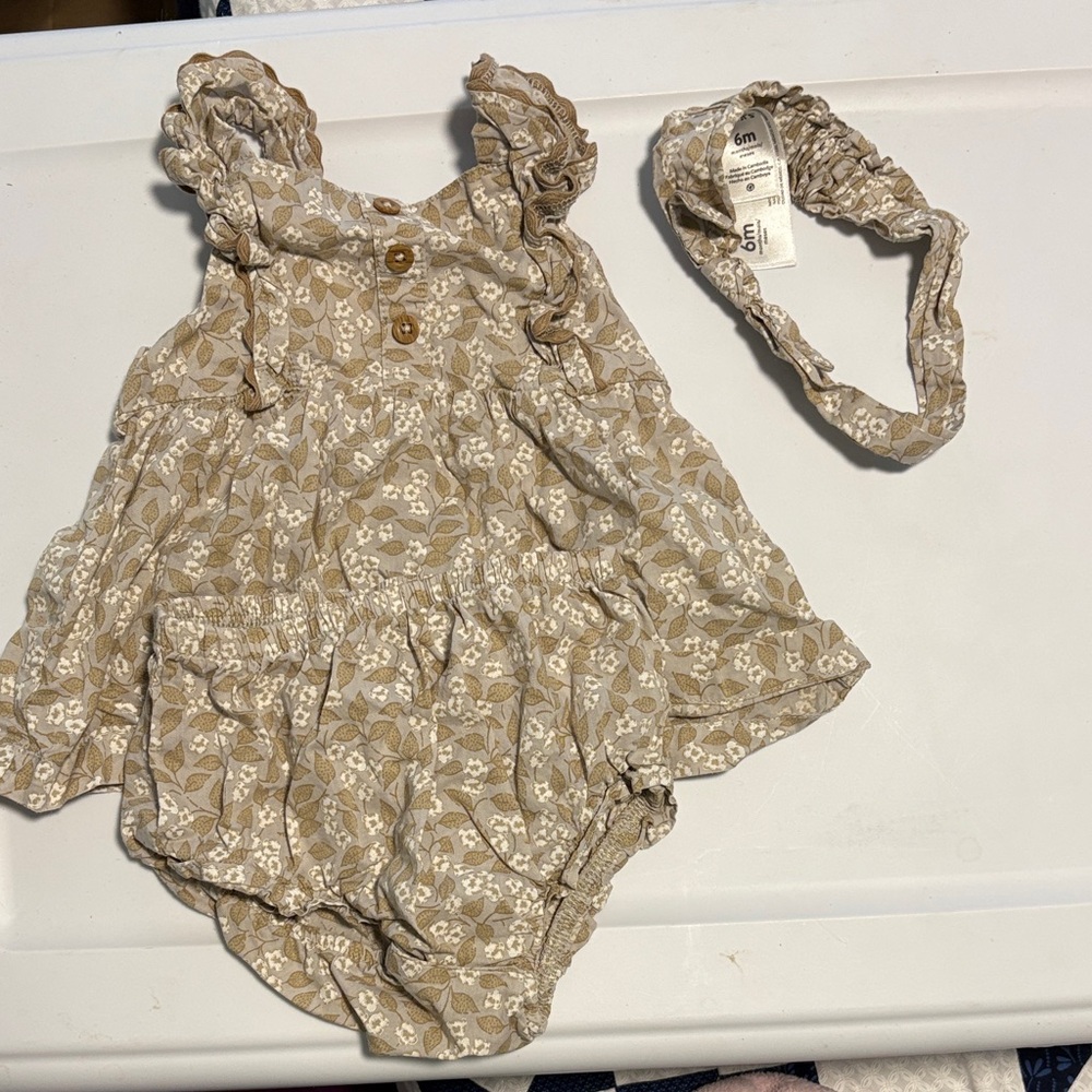 Carters Floral Baby Top, Bloomers and Headband set size 6 months